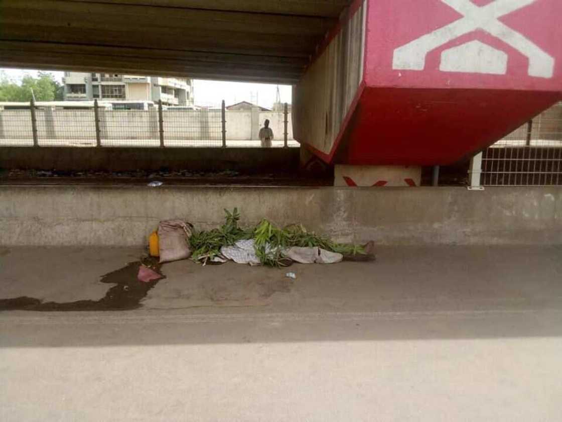 Mace mace a Kano: An tsinci gawar wani mutumi a karkashin gadar Kwankwasiyya Mace mace a Kano: An tsinci gawar wani mutumi a karkashin gadar Kwankwasiyya