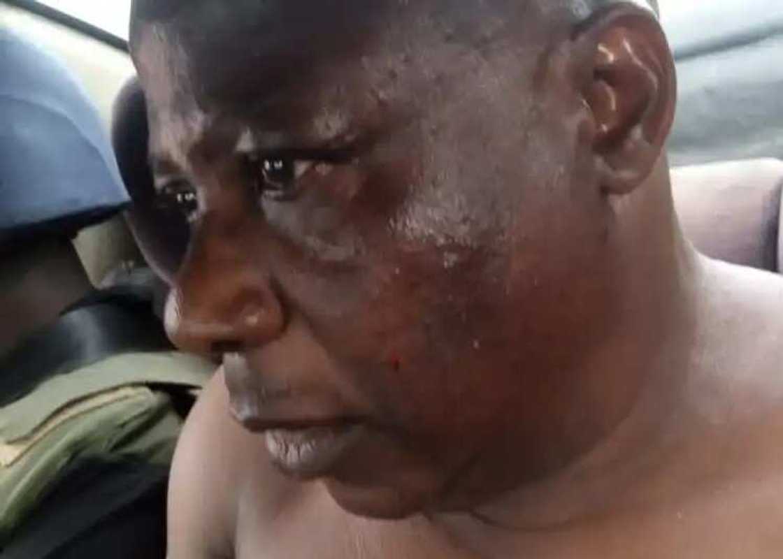 Jami'an yan sandan MOPOL sun yiwa Kwamandan Sibil Defens lilis, sun kashe dogarinsa Jami'an yan sandan MOPOL sun yiwa Kwamandan Sibil Defens lilis, sun kashe dogarinsa