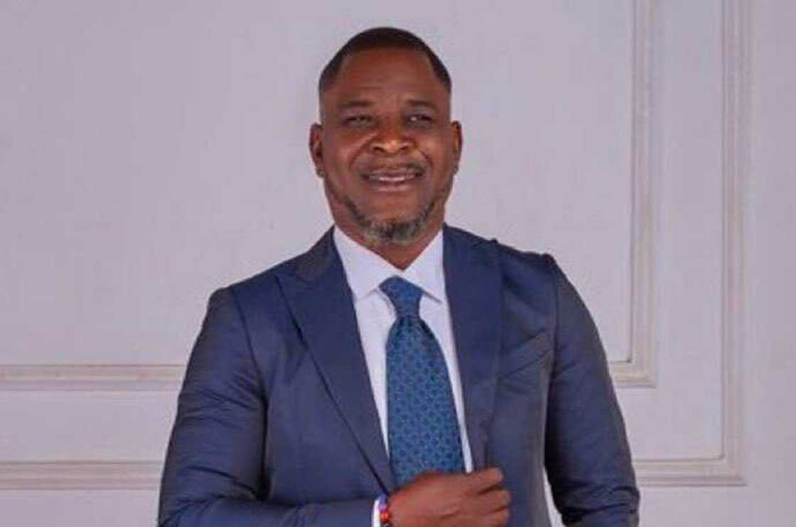 Mista Thaddeus Attah na LP. Mista Thaddeus Attah na LP.