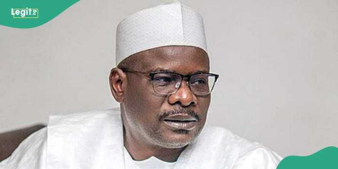 Sanata ya yi magana kan komawa PDP daga APC Sanata ya yi magana kan komawa PDP daga APC