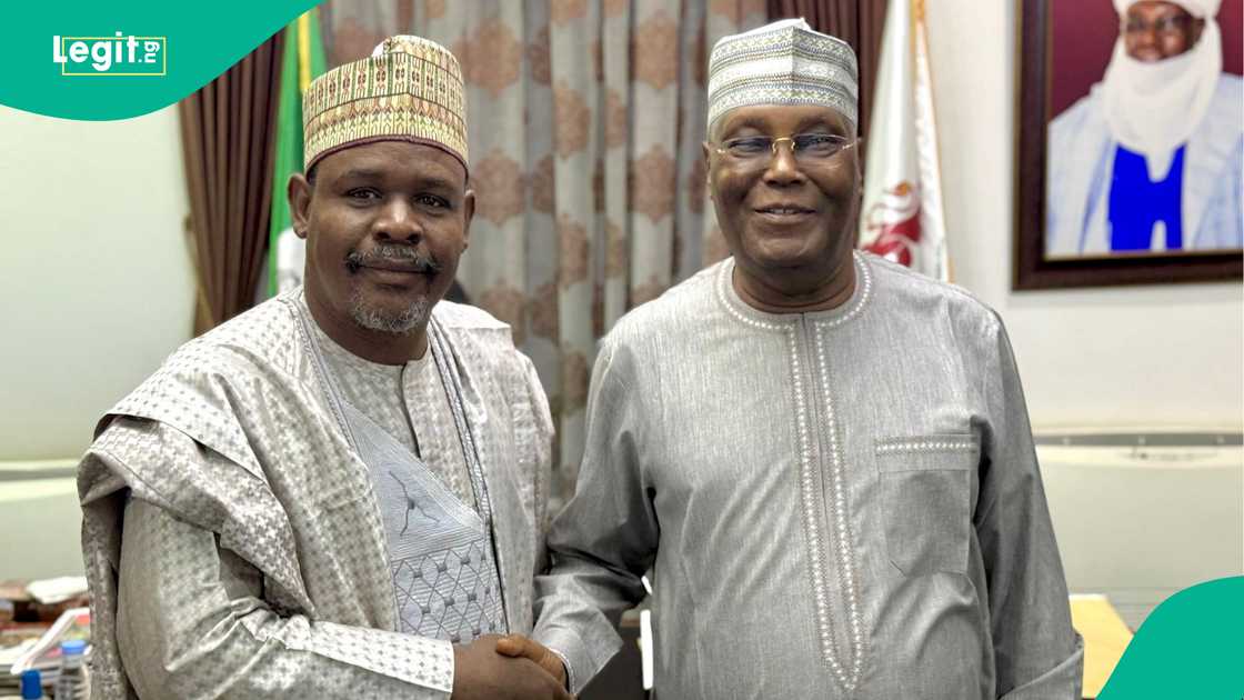 Atiku Abubakar ya magantu da ya karbi bakuncin Gudaji Kazaure a gidansa Atiku Abubakar ya magantu da ya karbi bakuncin Gudaji Kazaure a gidansa