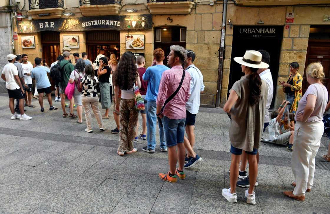 The reduction would affect around 12 million workers, notably in retailing, hospitality and agriculture The reduction would affect around 12 million workers, notably in retailing, hospitality and agriculture