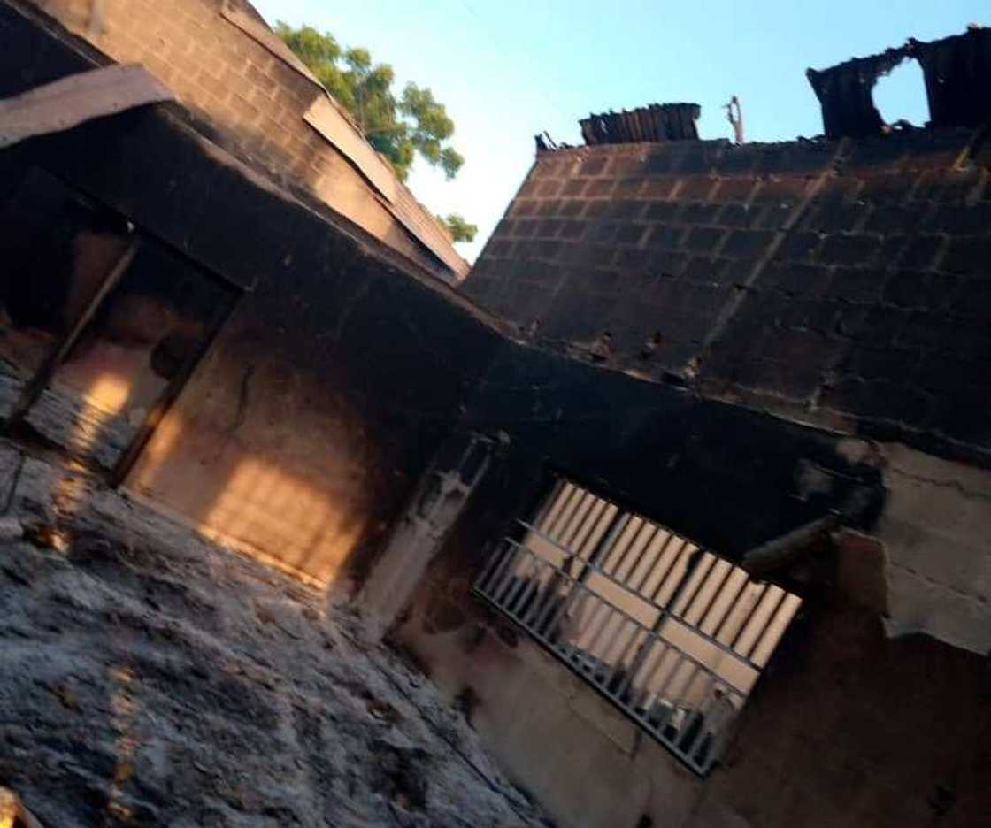 Yan Boko Haram sun kona ofishin INEC a harin Gubio Yan Boko Haram sun kona ofishin INEC a harin Gubio