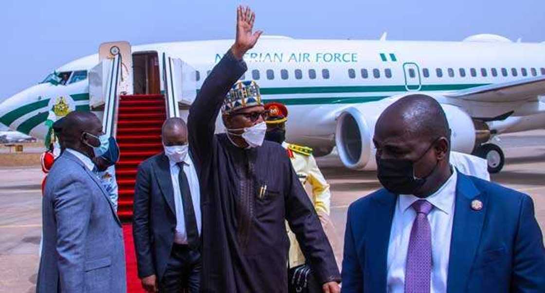 Buhari arrives Lagos Buhari arrives Lagos