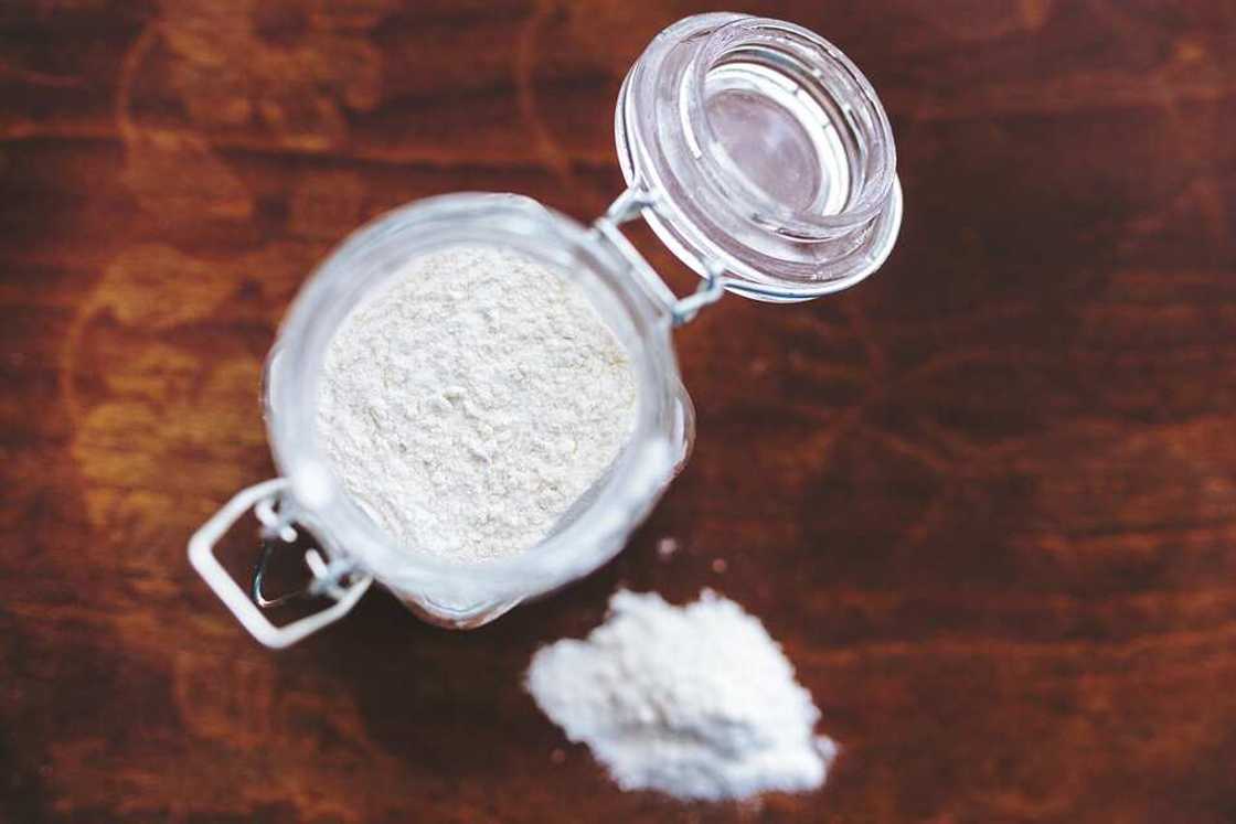 Cassava flour production and uses in Nigeria Cassava flour production and uses in Nigeria