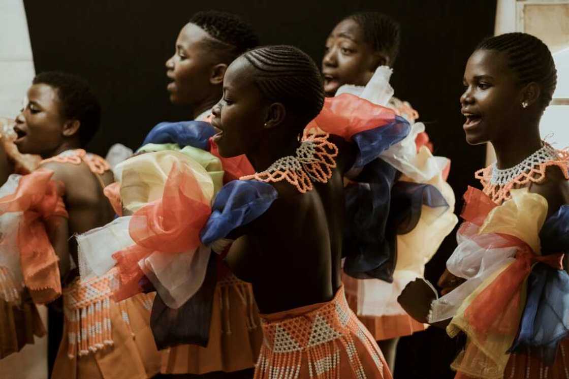 Some of the tens of thousands of young Zulu women preparing for the reed dance Some of the tens of thousands of young Zulu women preparing for the reed dance