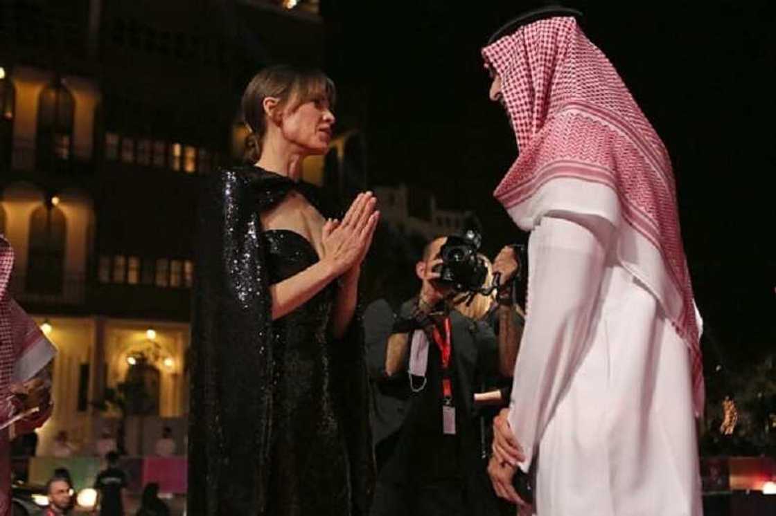 Hotuna cikin labari: A karon farko, ana bikin nuna fina-finai na duniya a kasar Saudiyya Hotuna cikin labari: A karon farko, ana bikin nuna fina-finai na duniya a kasar Saudiyya