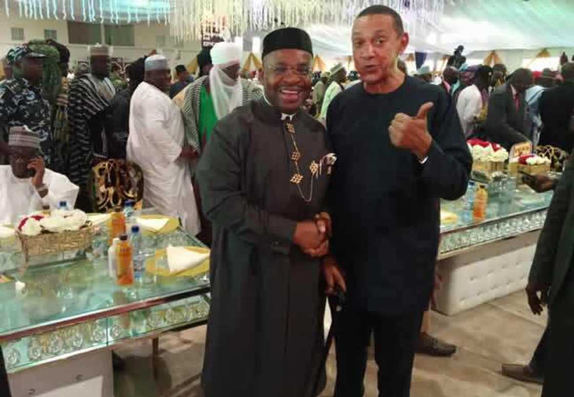 Yanzu-yanzu: An kaddamar da nadin sarautan Atiku a matsayin Wazirin Adamawa Yanzu-yanzu: An kaddamar da nadin sarautan Atiku a matsayin Wazirin Adamawa