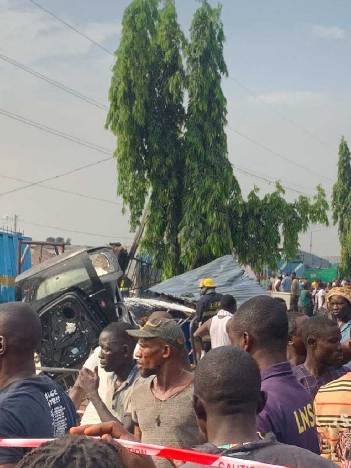 Labari da duminsa: Fashewar butalin iskar gas ta jawo tashin hankali a Legas, ana fargabar wasu sun mutu Labari da duminsa: Fashewar butalin iskar gas ta jawo tashin hankali a Legas, ana fargabar wasu sun mutu