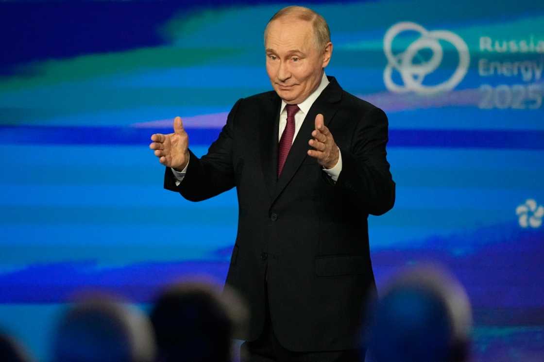 Russia relies on sales of oil and gas to fill its state coffers Russia relies on sales of oil and gas to fill its state coffers