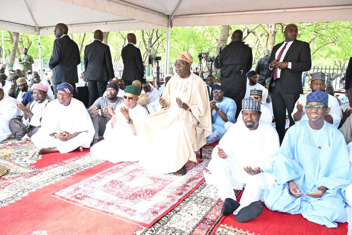 Sugaba Bola Tinubu ya bukaci Musulmin Najeriya su dage da yiwa kasa hidima a yayin babbar sallah.