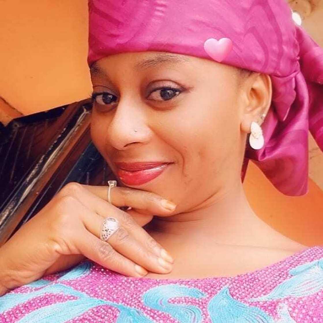 Hotuna: Tsofaffin jaruman Kannywood mata guda 15 da suka dawo harkar fim bayan mutuwar auren su Hotuna: Tsofaffin jaruman Kannywood mata guda 15 da suka dawo harkar fim bayan mutuwar auren su