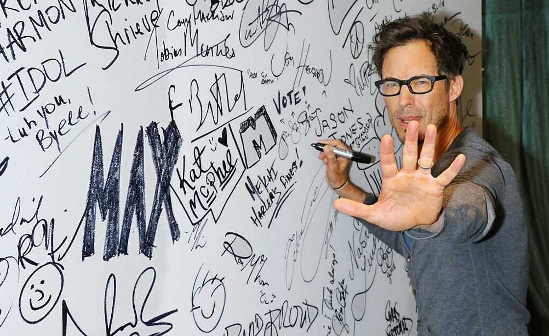 Tom Cavanagh movies and TV shows Tom Cavanagh movies and TV shows