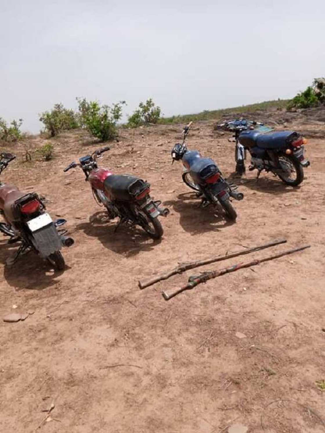 Yan bindiga sun sake kai farmaki jihar Zamfara, sun kashe mutane 12 Yan bindiga sun sake kai farmaki jihar Zamfara, sun kashe mutane 12