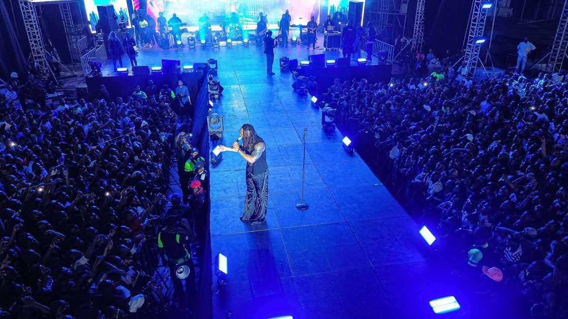Life Fiesta: How Life Lager Beer Delivered a Full Shutdown in Aba with Flavour Live In Concert Life Fiesta: How Life Lager Beer Delivered a Full Shutdown in Aba with Flavour Live In Concert