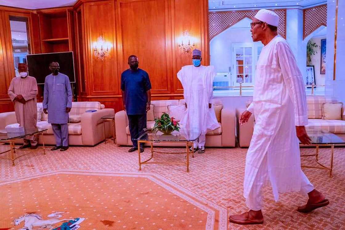 Buhari received briefing on death of Army boss Attahiru Buhari received briefing on death of Army boss Attahiru