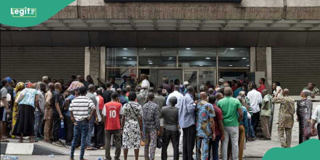 Nigerian banks to close branches