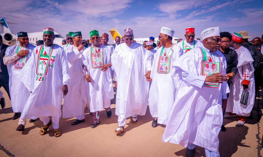 Takara a PDP Takara a PDP