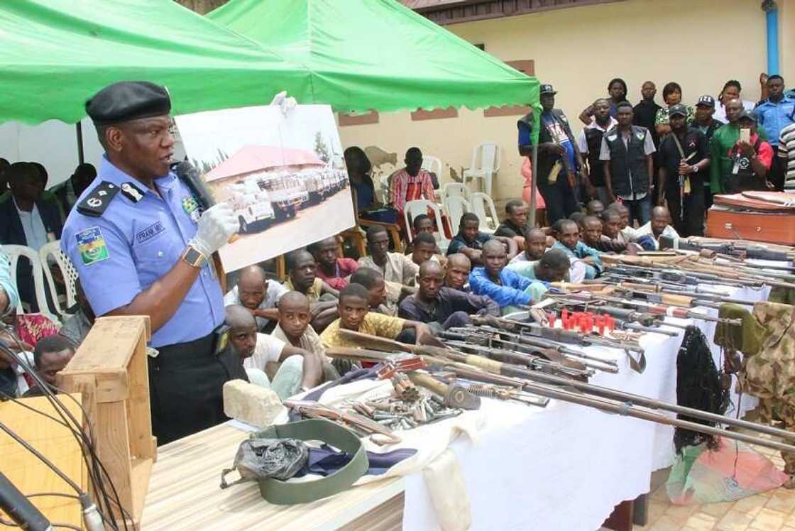 Operation Puff Adder: 'Yan sanda sun kamo wadanda suka sace shugaban UBEC Operation Puff Adder: 'Yan sanda sun kamo wadanda suka sace shugaban UBEC