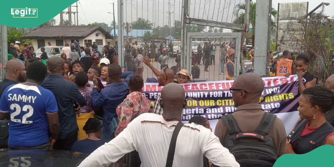 Rivers community women protesting