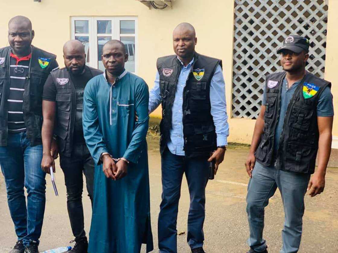 Wadume: Kotu ta umurci Buratai da ya mika sojoji da ke cikin lamarin don gurfanar dasu Wadume: Kotu ta umurci Buratai da ya mika sojoji da ke cikin lamarin don gurfanar dasu