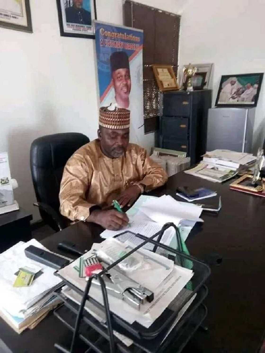 Rufe gidajen mata da wuraren shan ruwa sun rage mana barna - Injiniya