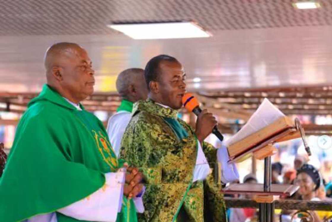 Reverend Father Mbaka makes U-turn, begs Catholic Church for forgiveness Reverend Father Mbaka makes U-turn, begs Catholic Church for forgiveness