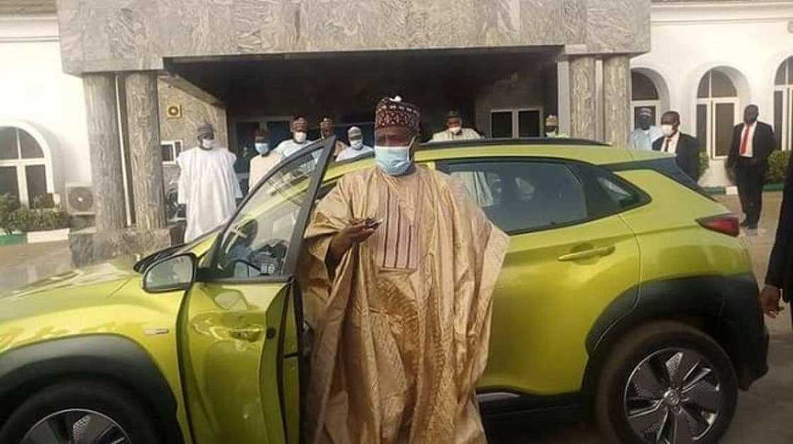 Ci gaba: Tambuwal ya gwada mota kirar Najeriya mai aiki da wutan lantarki Ci gaba: Tambuwal ya gwada mota kirar Najeriya mai aiki da wutan lantarki