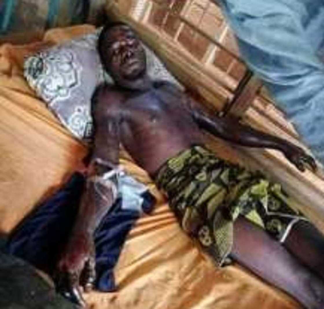 Budurwa ta banka wa saurayinta wuta saboda ya ki aurenta (Hotuna) Budurwa ta banka wa saurayinta wuta saboda ya ki aurenta (Hotuna)