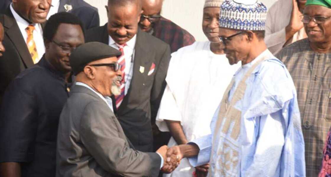 Shugaba Buhari ya sassauta, ya amince zai tattauna da 'yan IPOB Shugaba Buhari ya sassauta, ya amince zai tattauna da 'yan IPOB