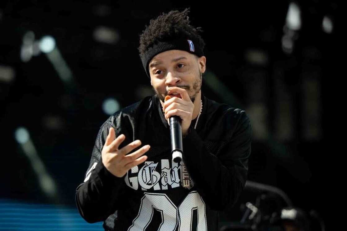 Rapper Veeze performs at Hollywood Park Grounds in Inglewood Rapper Veeze performs at Hollywood Park Grounds in Inglewood