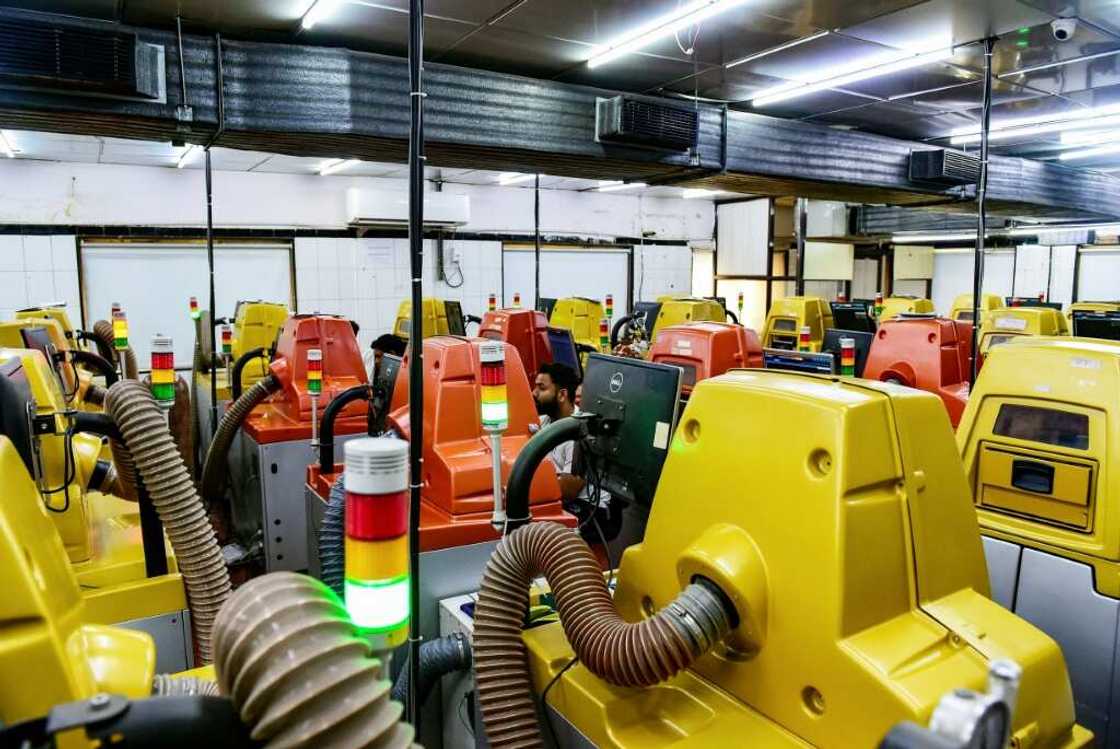 Reactors in diamond labs are pumped full of carbon-containing gases such as methane and the crystal grows under heat and pressure Reactors in diamond labs are pumped full of carbon-containing gases such as methane and the crystal grows under heat and pressure