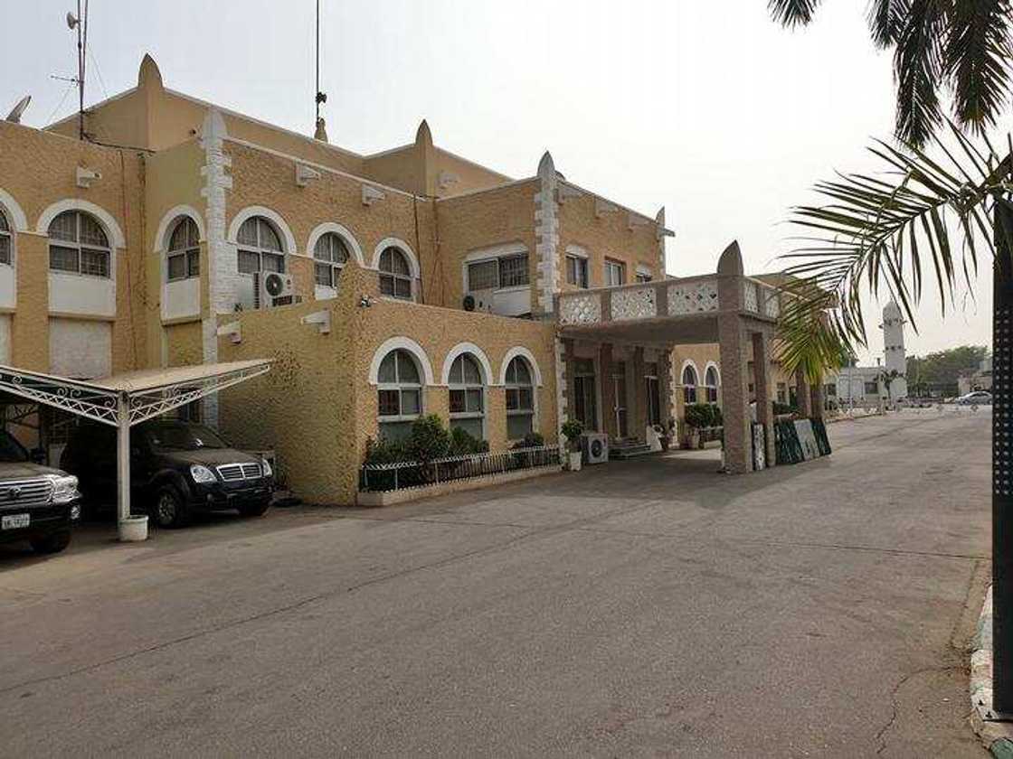 ‘Yan Kwankwasiyya ba su kori Ganduje daga gidan gwamnati ba – Hadimin Ganduje ‘Yan Kwankwasiyya ba su kori Ganduje daga gidan gwamnati ba – Hadimin Ganduje