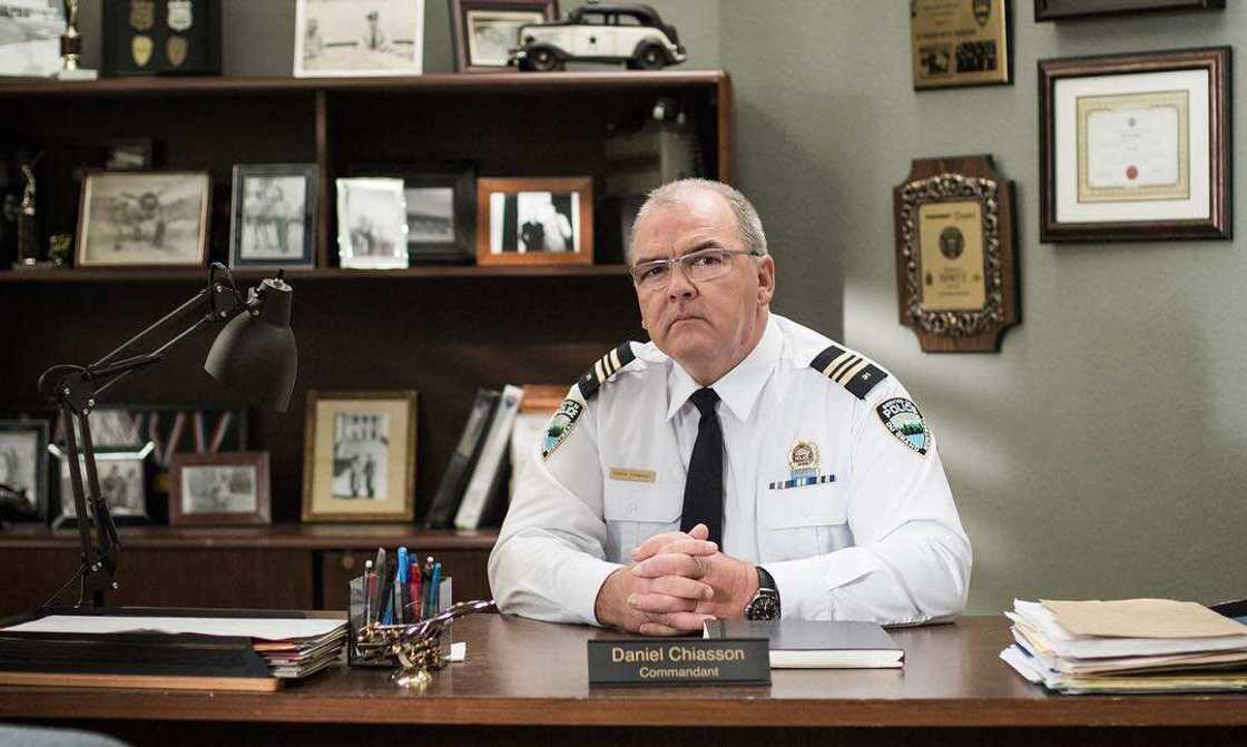 Le mystère de la main de Gildor Roy enfin dévoilé : l'acteur s'explique Le mystère de la main de Gildor Roy enfin dévoilé : l'acteur s'explique