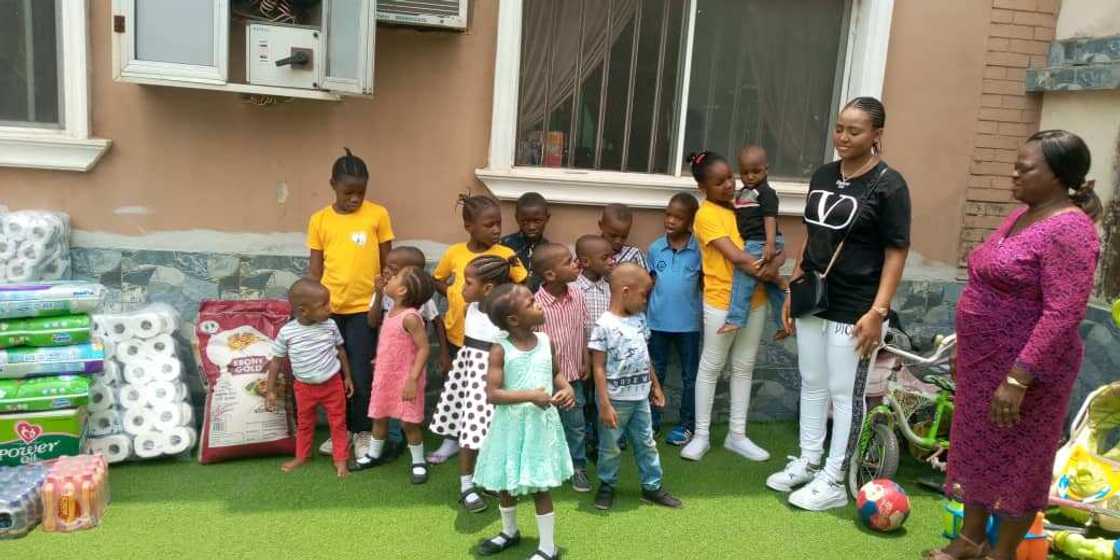 Lockdown: Ned Nwoko, Regina Daniels reach out to forgotten children in Abuja Lockdown: Ned Nwoko, Regina Daniels reach out to forgotten children in Abuja