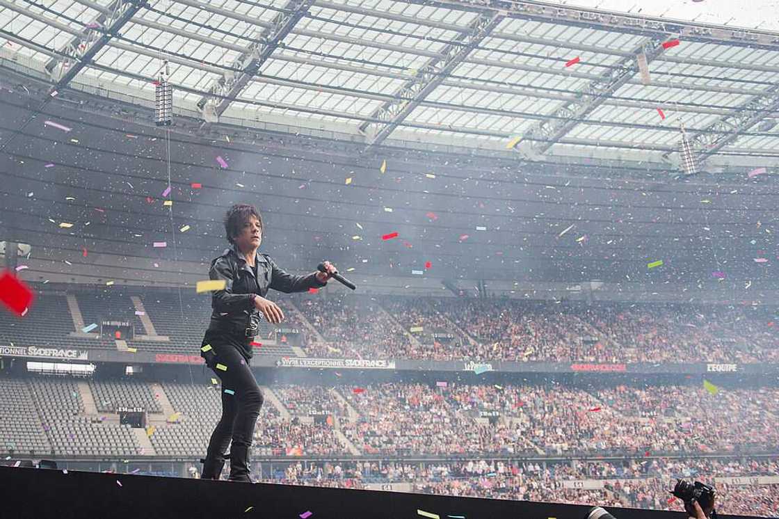 Indochine sur scène au stade de France. Indochine sur scène au stade de France.