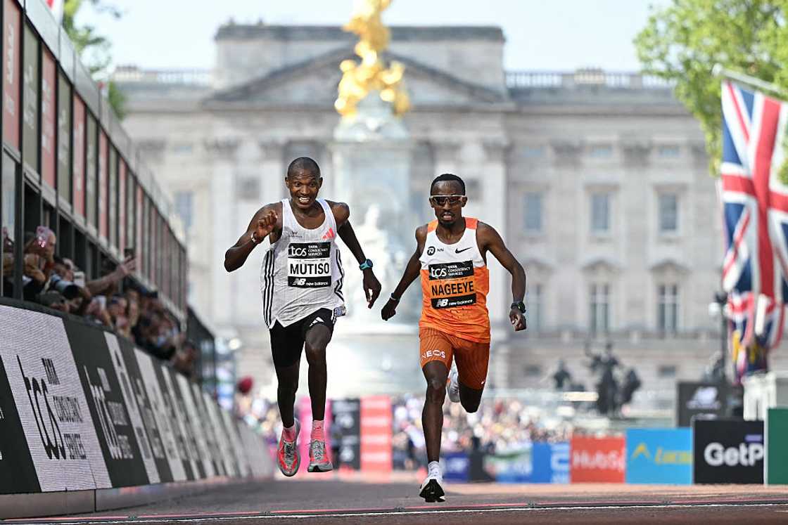Third place, Kenya's Alexander Mutiso Munyao (L) beats Netherland's Abdi Nageeye (R) to the line in the men's race at the 2025 London Marathon . Third place, Kenya's Alexander Mutiso Munyao (L) beats Netherland's Abdi Nageeye (R) to the line in the men's race at the 2025 London Marathon .