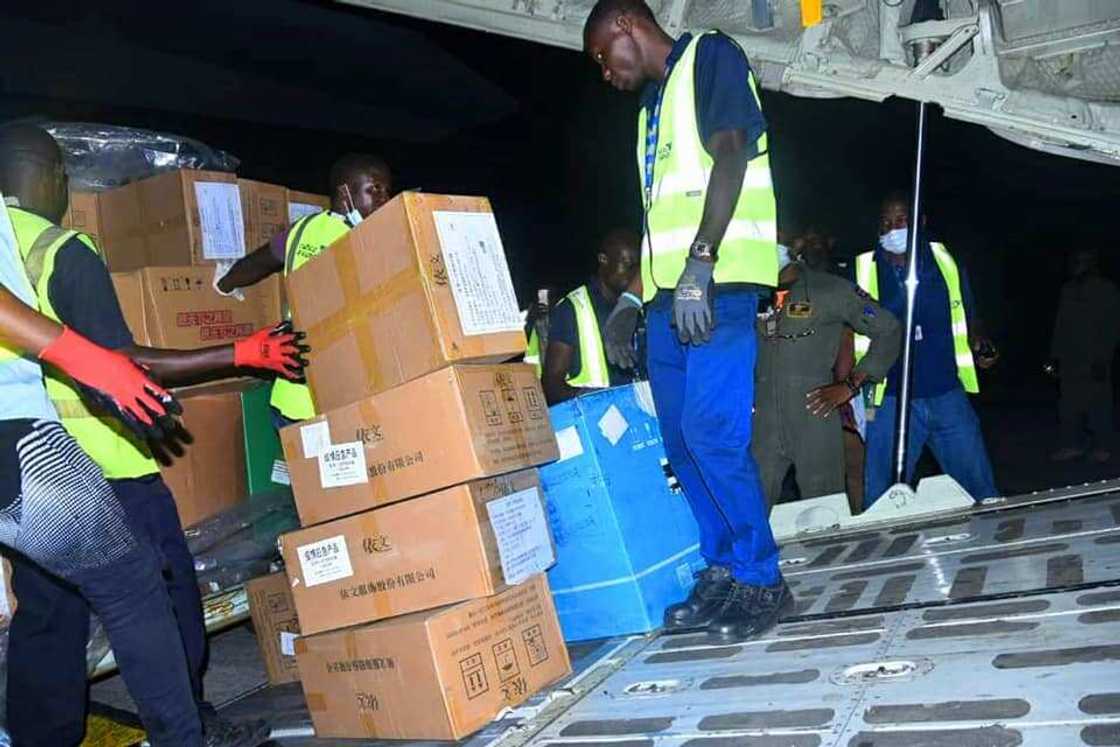 Coronavirus: NAF ta fara jigilar kayan tallafin da attajirin kasar China ya bawa Najeriya Coronavirus: NAF ta fara jigilar kayan tallafin da attajirin kasar China ya bawa Najeriya