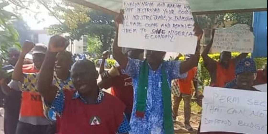 Ma'aikatan tarayya Ma'aikatan tarayya