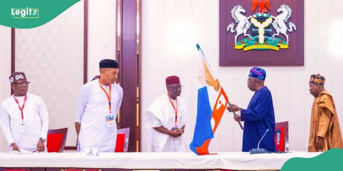 Bola Tinubu da yan takarar APC. Bola Tinubu da yan takarar APC.