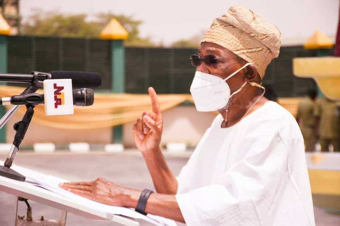 Just in: Days after Imo jailbreak, FG makes juicy offer to fleeing inmates Just in: Days after Imo jailbreak, FG makes juicy offer to fleeing inmates