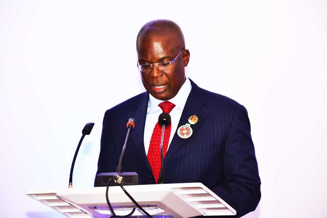 Buhari bai kara ko da N1 a kan farashin litar mai ba – Ministan fetur ya karyata PPPRA Buhari bai kara ko da N1 a kan farashin litar mai ba – Ministan fetur ya karyata PPPRA