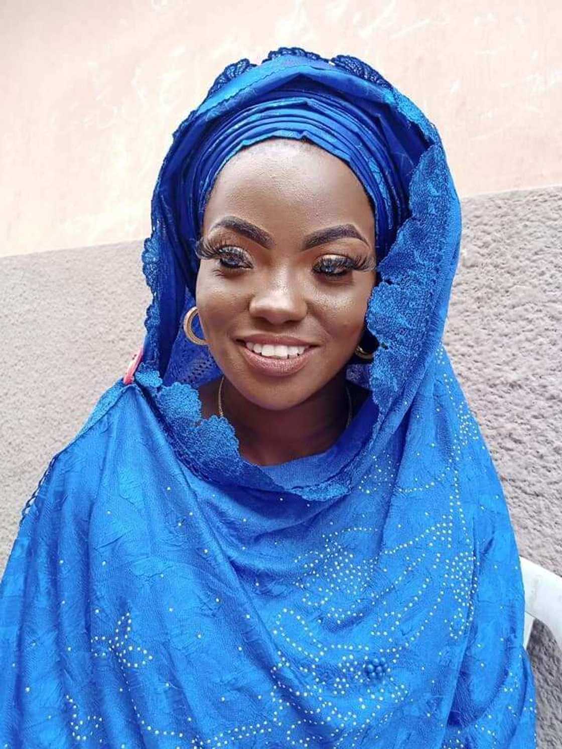 An sake daura auren 'mace mai idon mage' da tsohon mijinta da ya gujeta (Hotuna) An sake daura auren 'mace mai idon mage' da tsohon mijinta da ya gujeta (Hotuna)