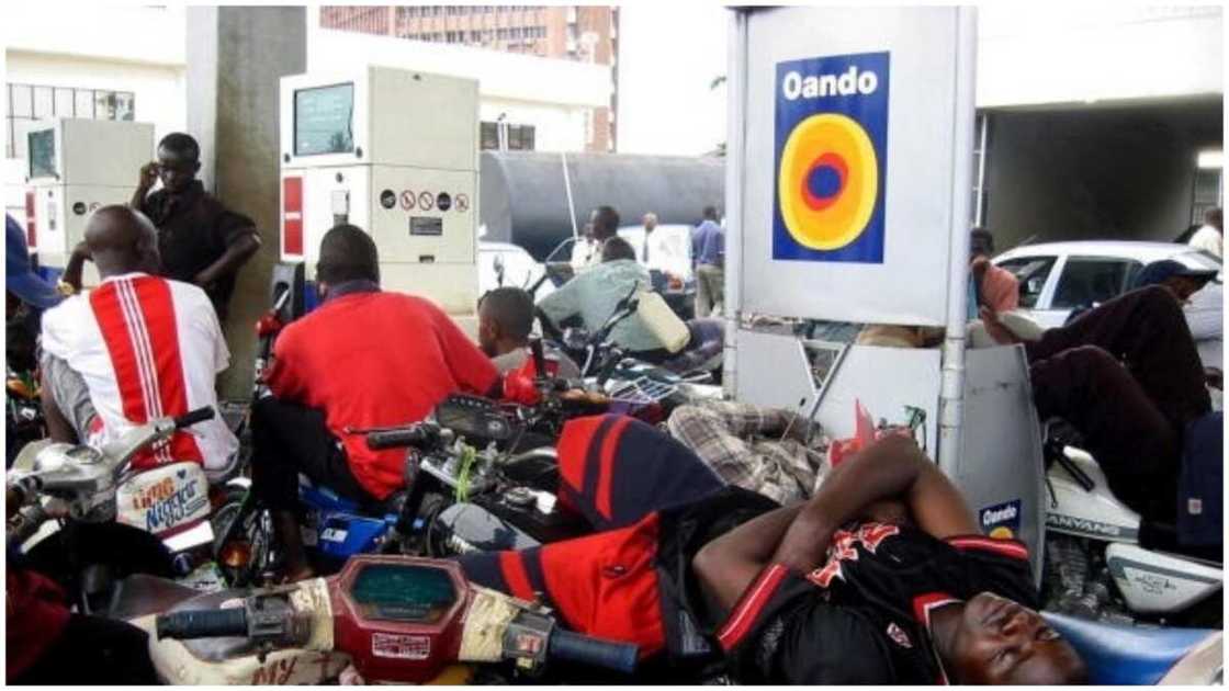 Motorists Groan As Petrol Sells N600 per Litre In Abuja Motorists Groan As Petrol Sells N600 per Litre In Abuja