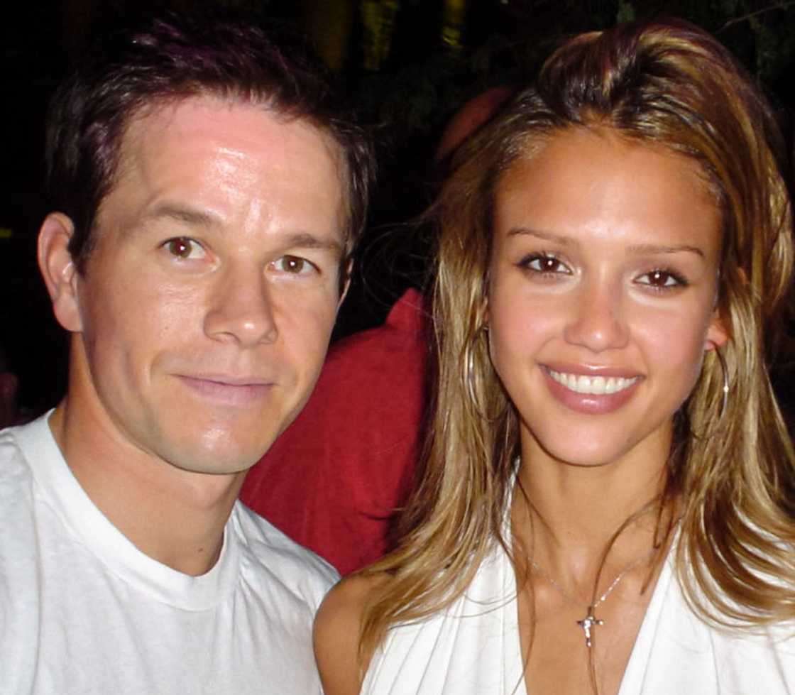 Mark Wahlberg and Jessica Alba posing together Mark Wahlberg and Jessica Alba posing together