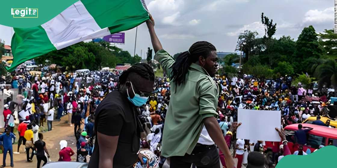 Nigerian youths protesting Nigerian youths protesting
