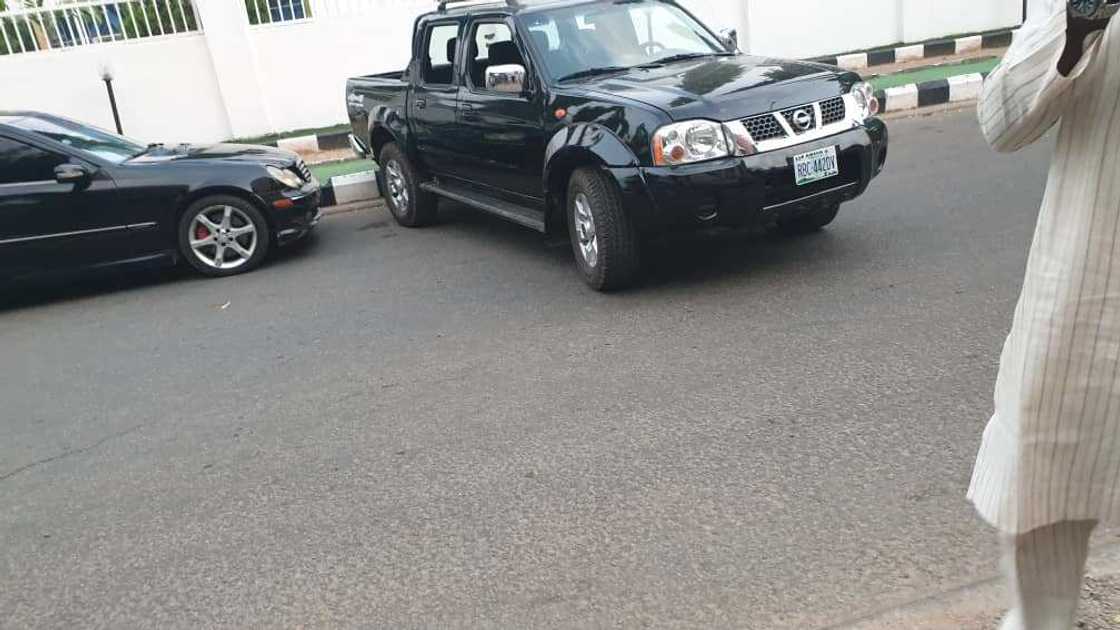 Oshiomhole: 'Yan sanda sun mamaye sakatariyar APC da ke Abuja Oshiomhole: 'Yan sanda sun mamaye sakatariyar APC da ke Abuja