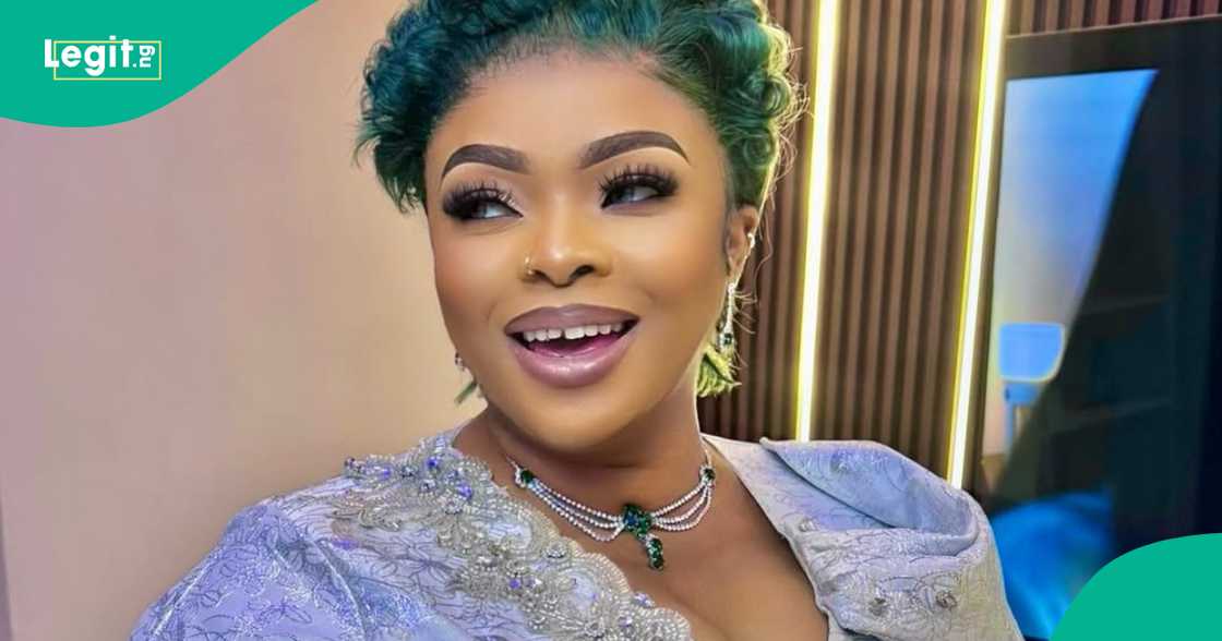 Dayo Amusa's new interview with Debbie Sokoya has gone viral. Dayo Amusa's new interview with Debbie Sokoya has gone viral.