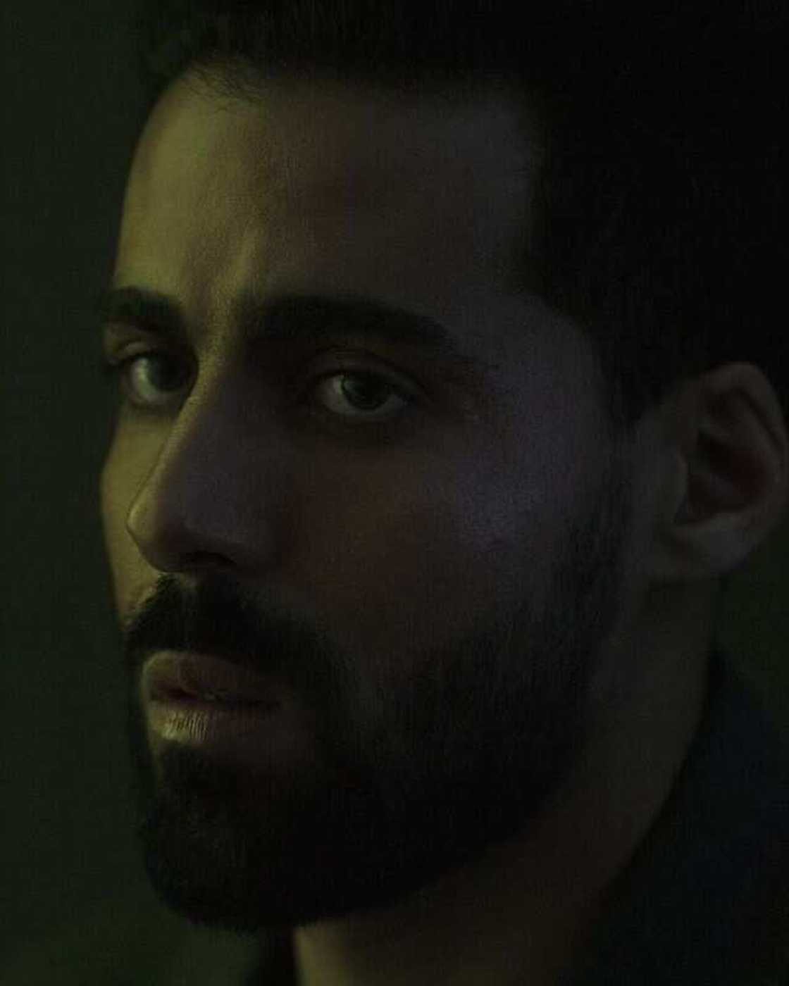 Biographie d'Adib Alkhalidey : conjointe, films, spectacles, photos Biographie d'Adib Alkhalidey : conjointe, films, spectacles, photos