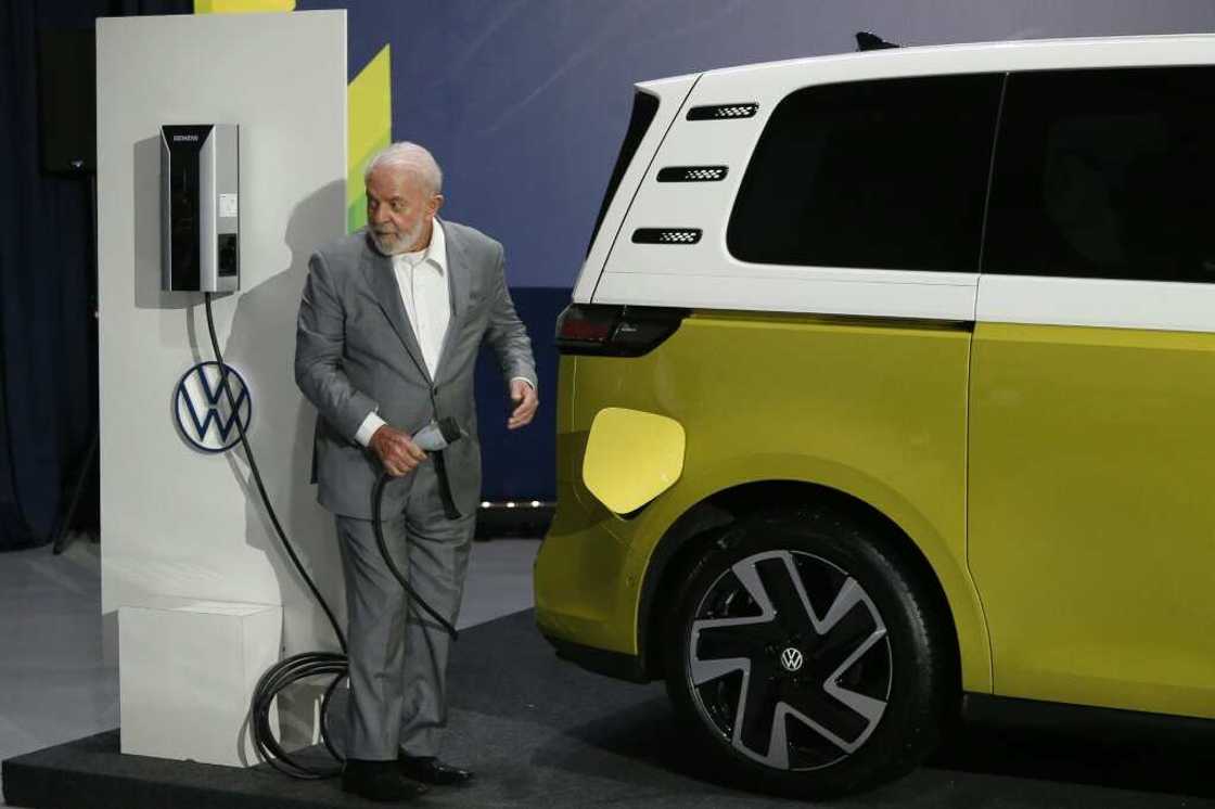 Brazil, with its population of over 200 million people, is seeking to incentivize the local production of less polluting vehicles, and automobile giants are snapping up the chance Brazil, with its population of over 200 million people, is seeking to incentivize the local production of less polluting vehicles, and automobile giants are snapping up the chance